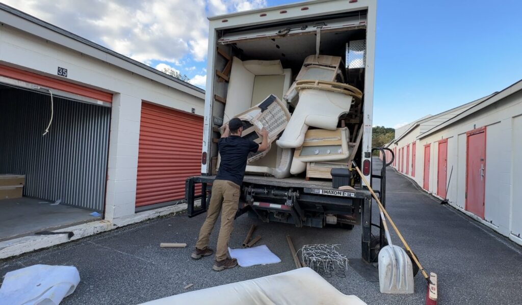 Mattress removal service in Huntersville, NC